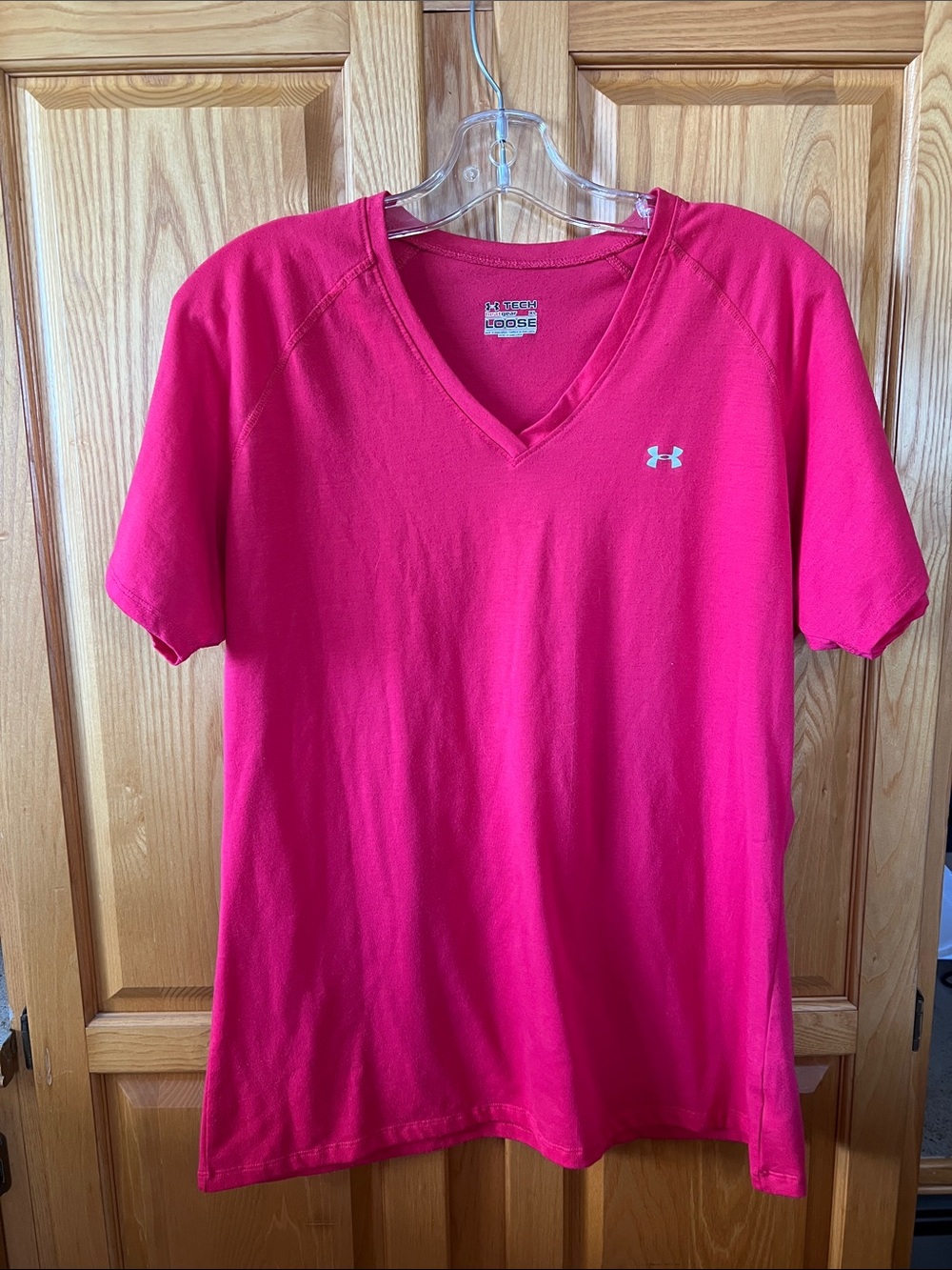 Under Armour Bright pink V-Neck Short Sleeve Tee